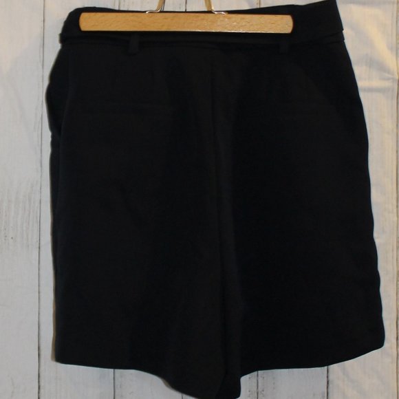 Shorts - Picture 3 of 6